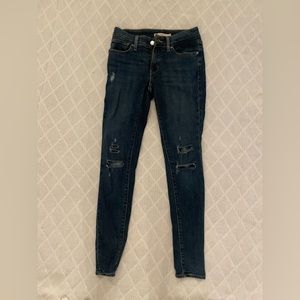 711 Levis skinny jeans